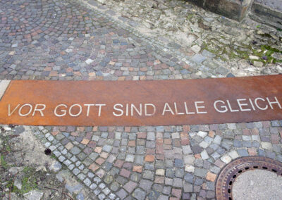 Schriftzug Kirchplatz